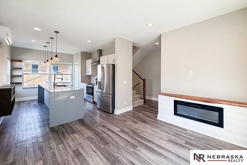 3102 Mayberry Plaza, Omaha, NE, 68105 | Card Image
