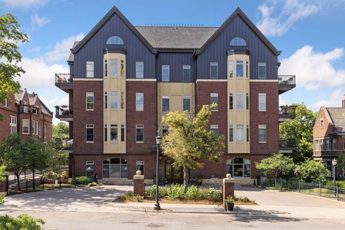 1h-301 Clifton Ave, Minneapolis, MN, 55403-3280 | Card Image