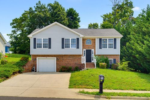 85 Lofty Cir, STUARTS DRAFT, VA, 24477-3229 | Card Image