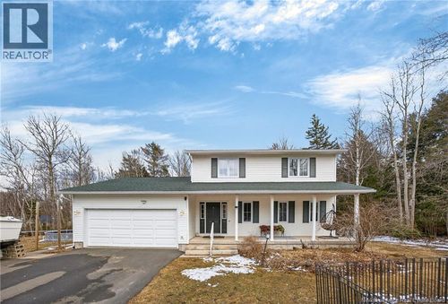 75 Cameron Dr, Burton, NB, E2V3G4 | Card Image