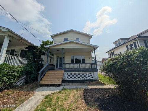 327 S Logan Blvd, Altoona, PA, 16602-5615 | Card Image
