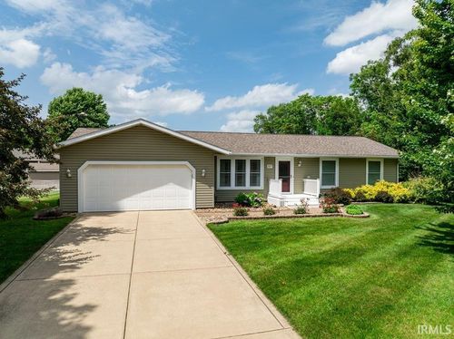 317 E Ben St, New Carlisle, IN, 46552-9650 | Card Image