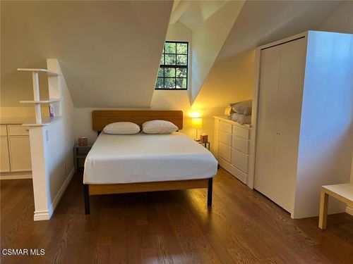 1-23300 Raymond Street, Chatsworth, CA, 91311 | Card Image