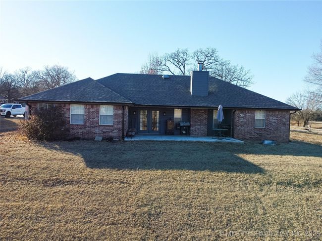 2018 Briarwood St, House other with 3 bedrooms, 2 bathrooms and null parking in Stroud OK | Image 5
