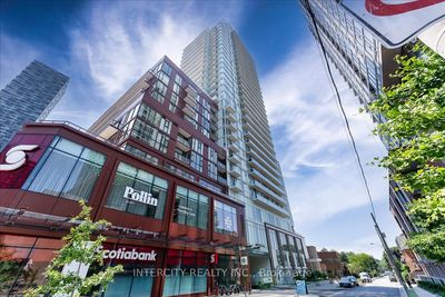 1908 - 33 Helendale Ave, Condo with 2 bedrooms, 1 bathrooms and null parking in Toronto ON | Image 2