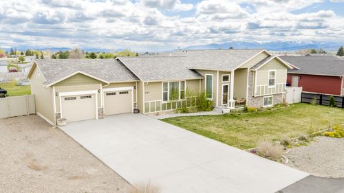 5141 Crescent Moon Dr, Helena, MT, 59602-7572 | Card Image