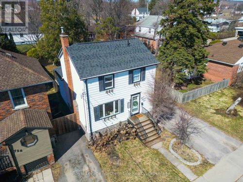 724 Bloem Street, North Bay (West End), ON, P1B4Z7 | Card Image