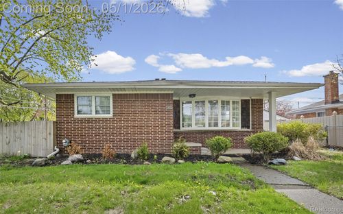 24620 Wood St, Saint Clair Shores, MI, 48080-4404 | Card Image