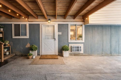 615 Fox Run Ln, Carmel, NY, 10512-2359 | Card Image