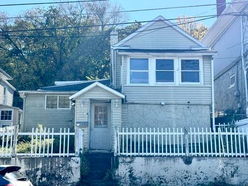 1330 E 6th St, BETHLEHEM, PA, 18015-2110 | Card Image