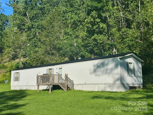 492 Chestnut Mountain Rd, Spruce Pine, NC, 28777-6424 | Card Image
