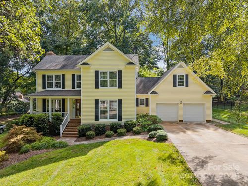 6824 Silverwood Ln, Charlotte, NC, 28215-7010 | Card Image