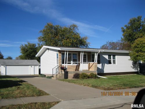 1126 N 12th St, Clinton, IA, 52732-3410 | Card Image