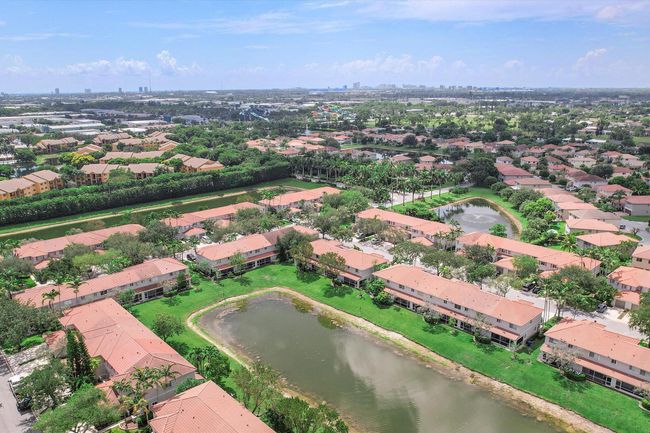 6204 Sandy Bank Ter, Condo with 2 bedrooms, 3 bathrooms and null parking in Riviera Beach FL | Image 24
