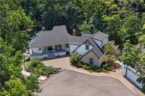 1558 N 600 Rd, Baldwin City, KS, 66006-7259 | Card Image
