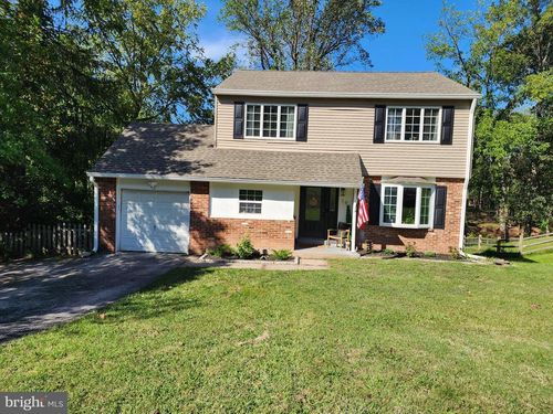 19 Iroquois Dr, ROYERSFORD, PA, 19468-3012 | Card Image