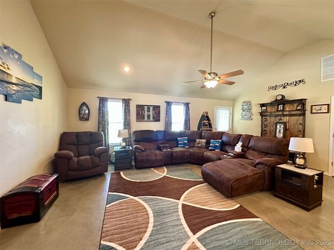 1700 Nance Rd, House other with 3 bedrooms, 2 bathrooms and null parking in Kingston OK | Image 9