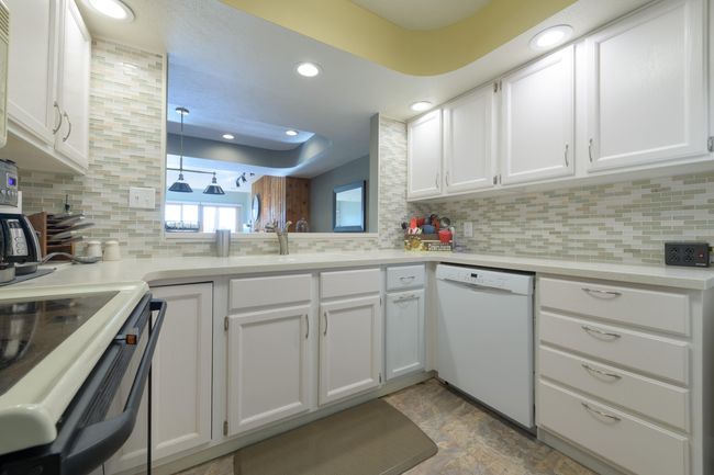 201 Wayne St, Condo with 3 bedrooms, 2 bathrooms and null parking in Saint Joseph MI | Image 5