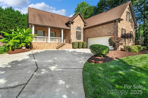 3831 Riceland Pl, Charlotte, NC, 28216-6770 | Card Image