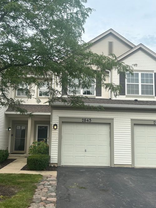2845 Falling Waters Dr, Lindenhurst, IL, 60046-6778 | Card Image