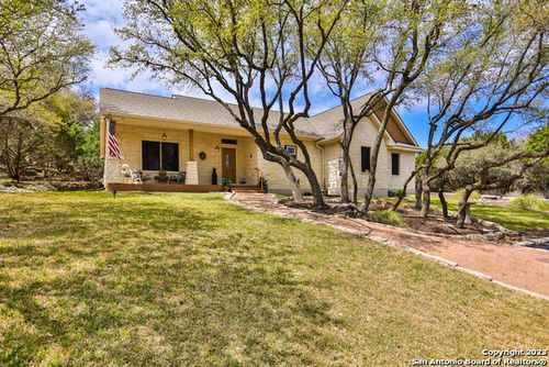 8729 Fair Oaks Pkwy, Fair Oaks Ranch, TX, 78015-4602 | Card Image