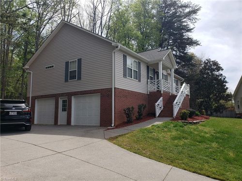 3800 Velinda Dr, Winston-Salem, NC, 27106-8641 | Card Image