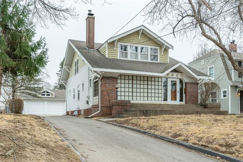 115 51st Street, Des Moines, IA, 50312 | Card Image