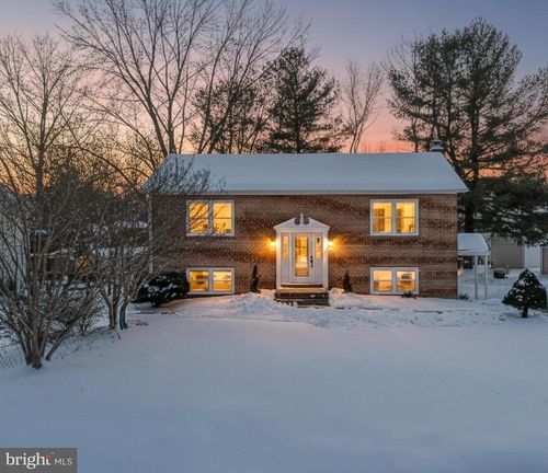 110 Elaine Dr, WINCHESTER, VA, 22602-7652 | Card Image