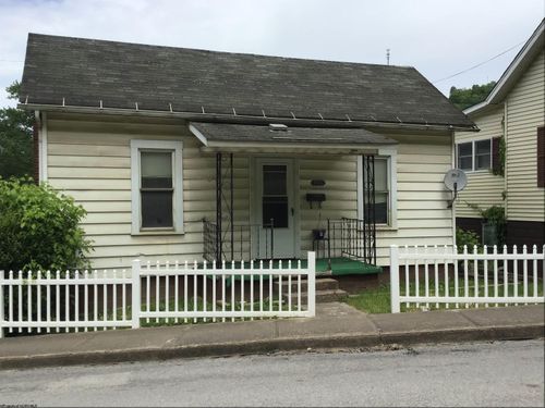 106 Bridge St, Monongah, WV, 26554-1002 | Card Image