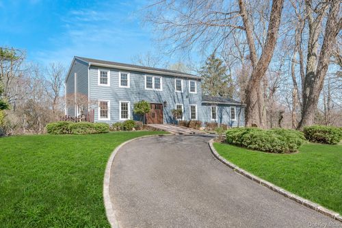 2 Pebble Hill Dr, Northport, NY, 11768-1351 | Card Image