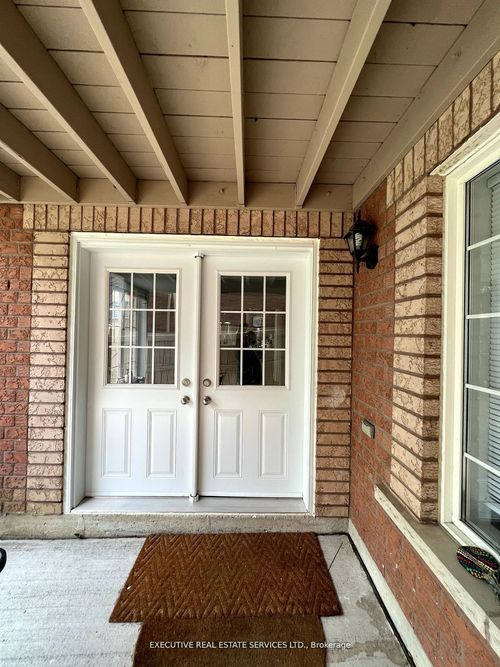 lower-39 Stoneylake Ave, Brampton, ON, L6V4R1 | Card Image