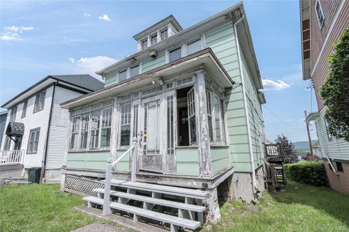 6 Forsythe Pl, Newburgh, NY, 12550-3617 | Card Image