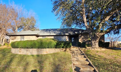 1817 Rhinevalley Dr, Arlington, TX, 76012-5732 | Card Image