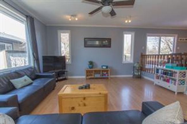 212 Big Springs Crt Se, House detached with 5 bedrooms, 1 bathrooms and 3 parking in Airdrie AB | Image 6