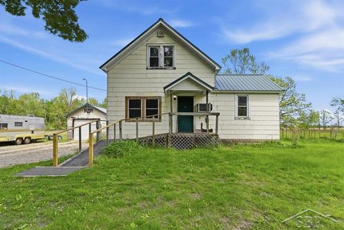 412 W Almeda Beach Road, Garfield Township, MI, 48650 | Card Image