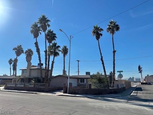 5111 Dalton Dr, Las Vegas, NV, 89119-4805 | Card Image