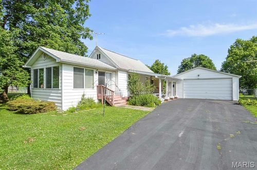 115 Sterling Dr, Moro, IL, 62067-1717 | Card Image