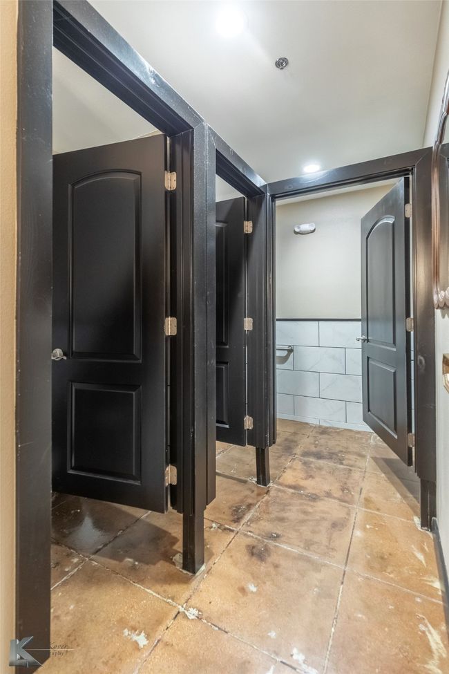 restroom | Image 21