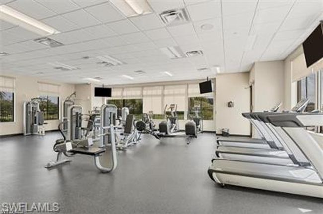 Gym with plenty of natural light | Image 36
