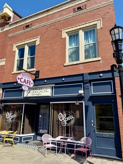 304 E 4th St, Huntingburg, IN, 47542-1338 | Card Image