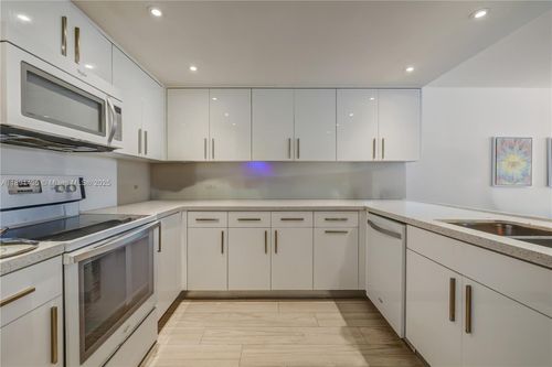 apt-b413-1901 Brickell Ave, Miami, FL, 33129-1739 | Card Image