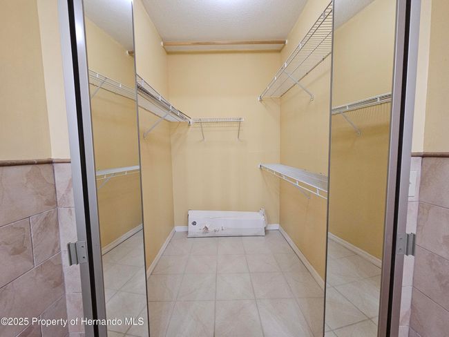 Primary Closet | Image 10