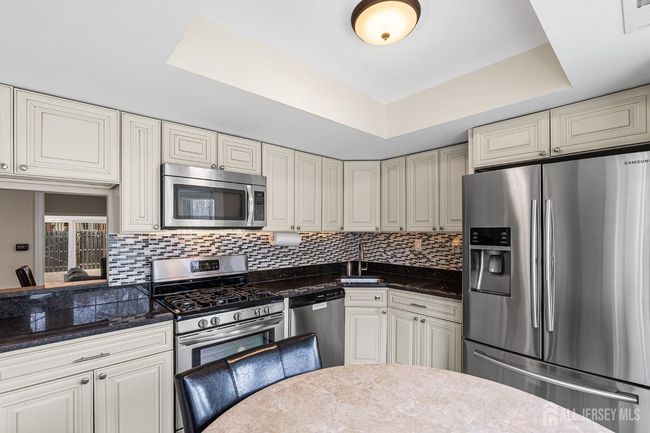 251 Chaucer Ct, Townhouse with 2 bedrooms, 2 bathrooms and null parking in Old Bridge NJ | Image 5