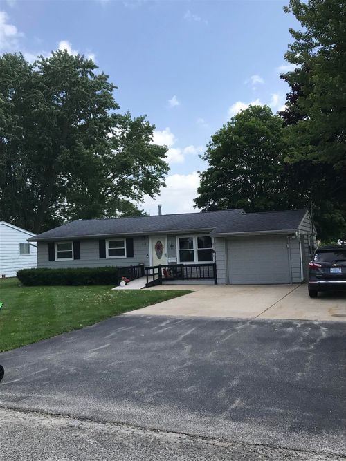 316 Harvey St, Freeland, MI, 48623-9004 | Card Image
