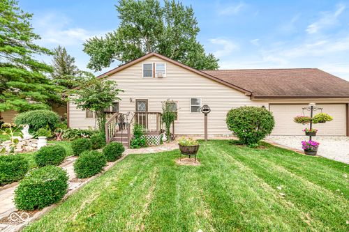 105 W Pierce, Whitestown, IN, 46075 | Card Image