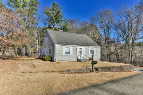 38 Hurlbut Street, Putnam, CT, 06260 | Card Image