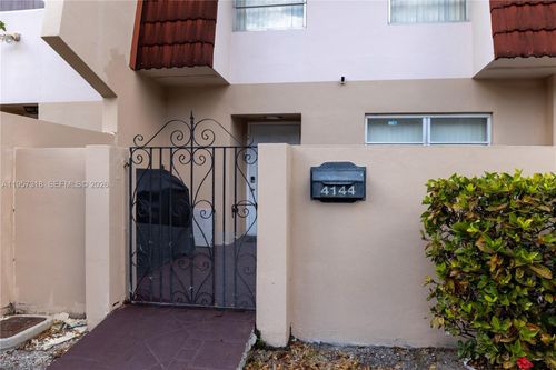 15g-4144 Inverrary Dr, Lauderhill, FL, 33319-4510 | Card Image