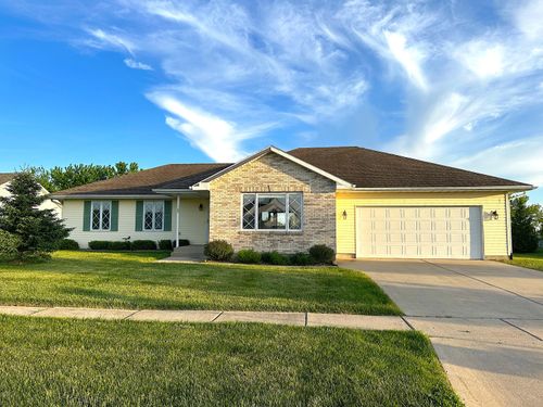 105 Prairie Dr, WALWORTH, WI, 53184-9794 | Card Image