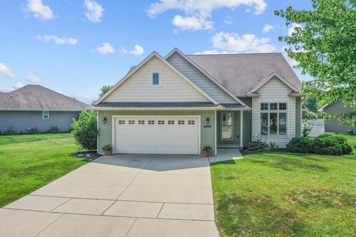 4805 Isabella Circle, HOBART, WI, 54155 | Card Image