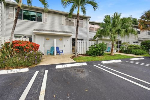 2683 Ne 15th St, Pompano Beach, FL, 33062-8256 | Card Image
